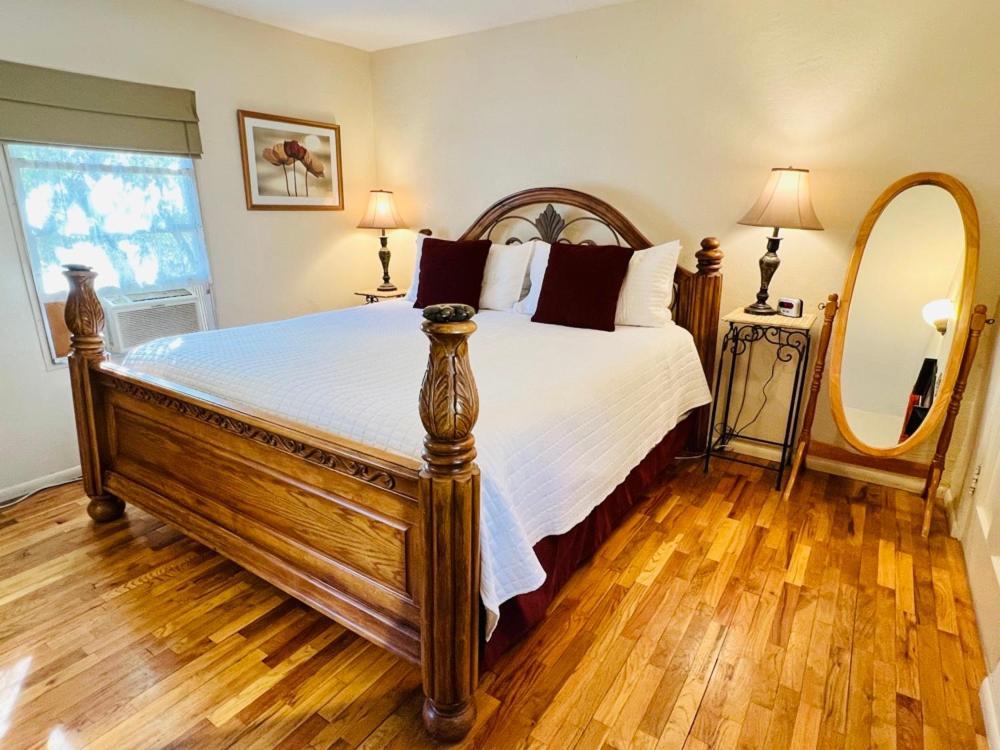 Mile High Ranch Hotel Бисби Екстериор снимка
