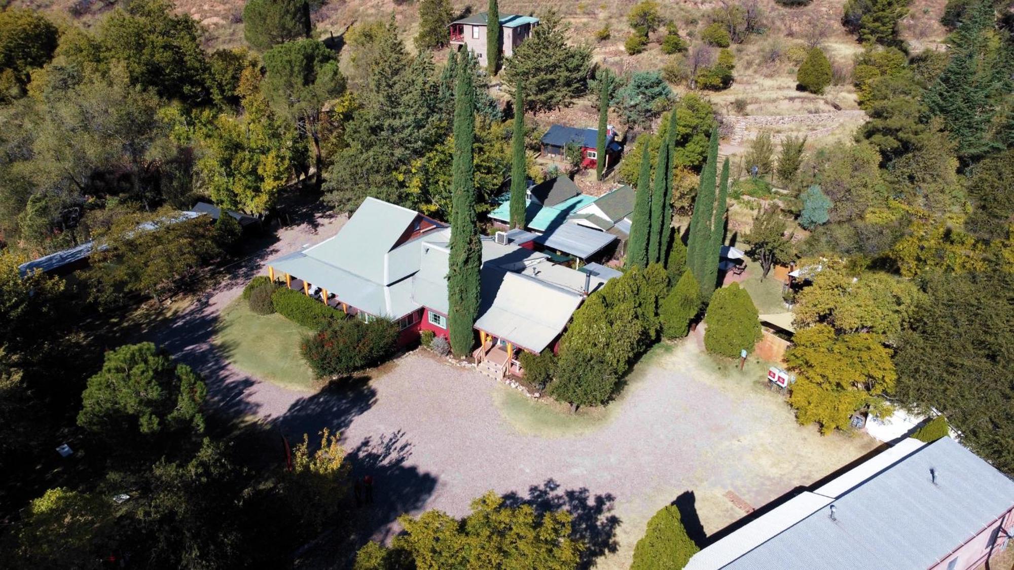 Mile High Ranch Hotel Бисби Екстериор снимка