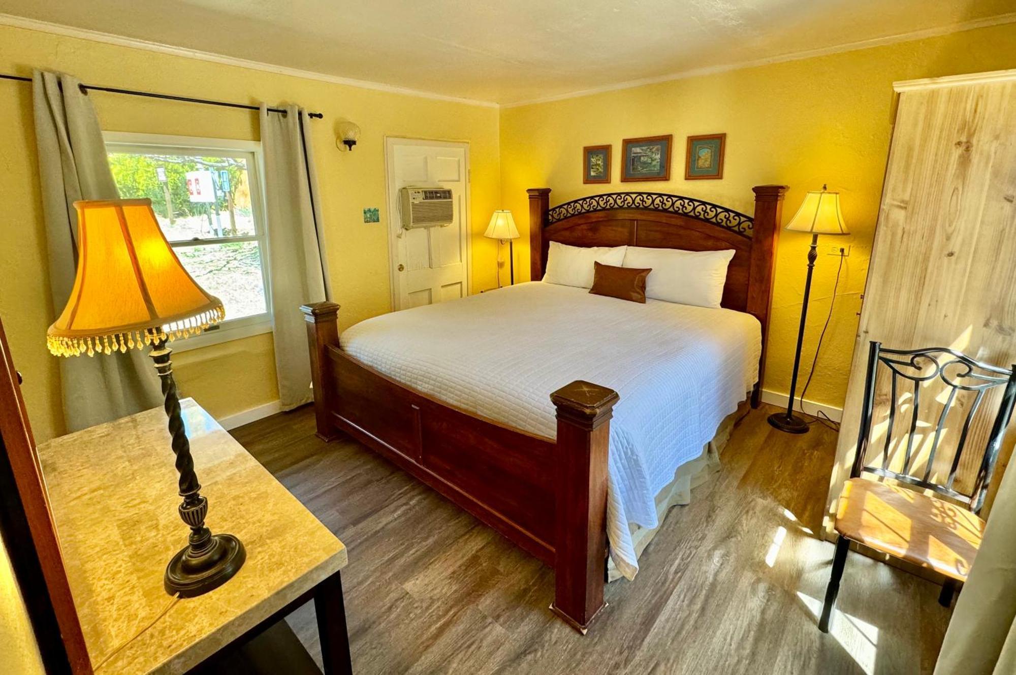 Mile High Ranch Hotel Бисби Стая снимка