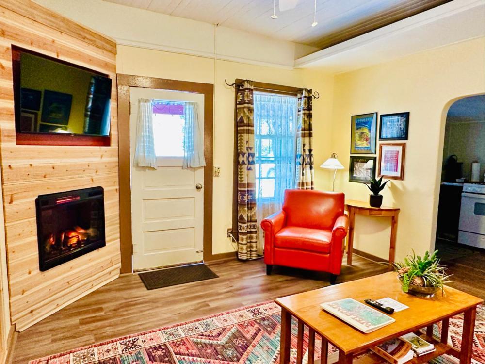 Mile High Ranch Hotel Бисби Стая снимка